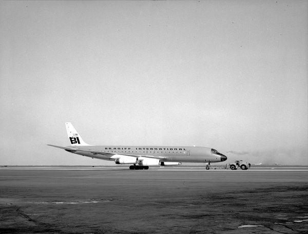 Braniff International Douglas DC-8-62CF  N1807