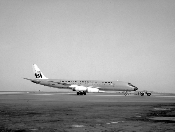 Braniff International Douglas DC-8-62CF  N1807