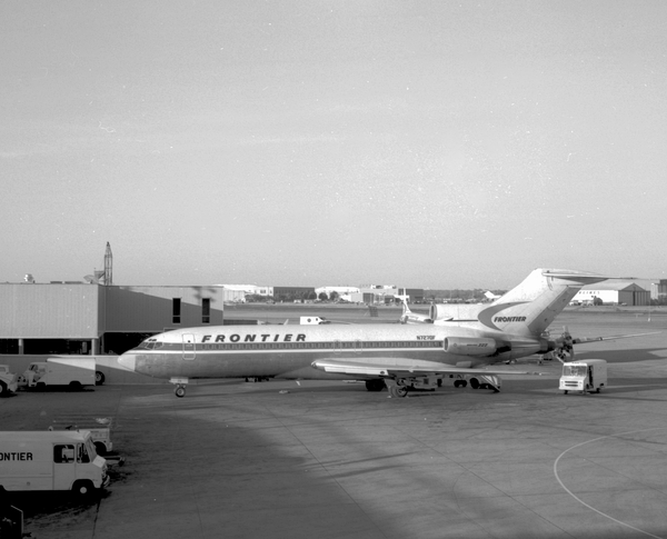 Frontier Airlines Boeing 727-191  N7270F