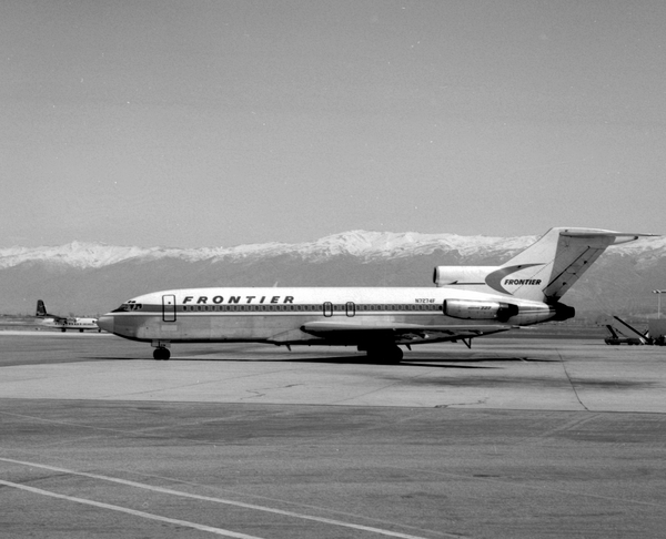 Frontier Airlines Boeing 727-191  N7274F