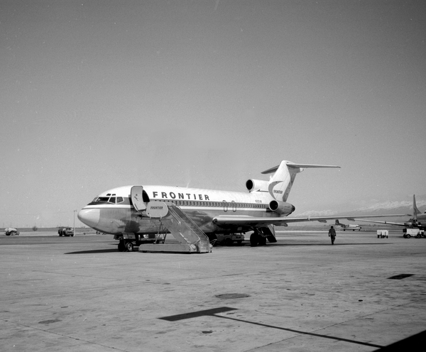 Frontier Airlines Boeing 727-191  N7274F