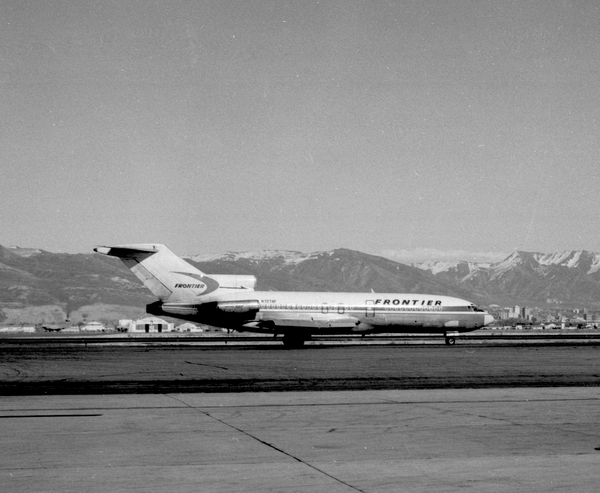Frontier Airlines Boeing 727-191  N7274F