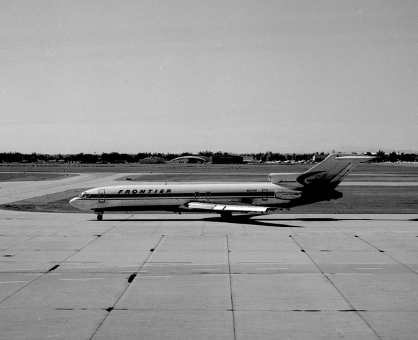 Frontier Airlines Boeing 727-291  N7277F