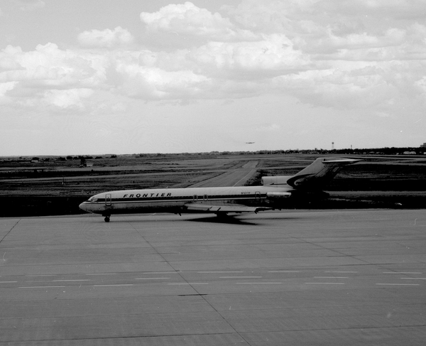 Frontier Airlines Boeing 727-291  N7277F