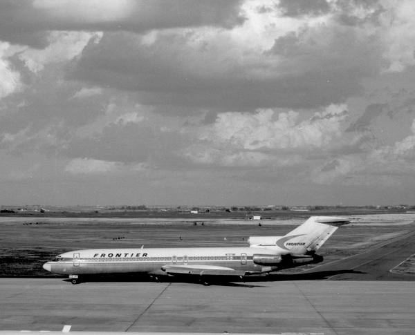 Frontier Airlines Boeing 727-291  N7278F