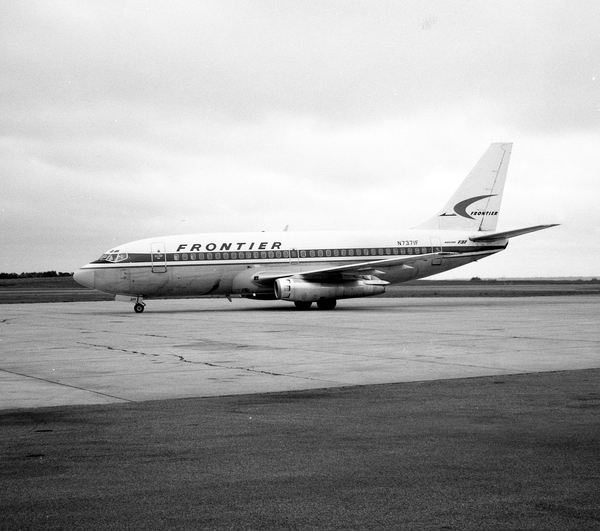 Frontier Airlines Boeing 737-2C0  N7371F
