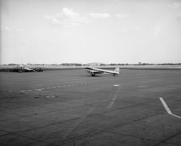 Great Lakes Airlines Douglas DC-3-178  CF-GLB