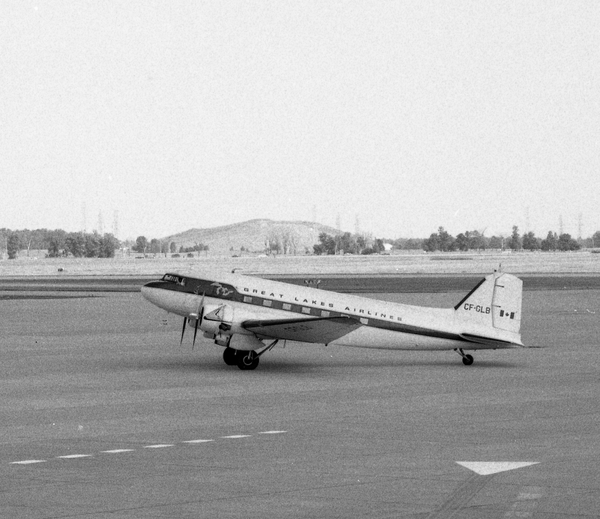 Great Lakes Airlines Douglas DC-3-178  CF-GLB
