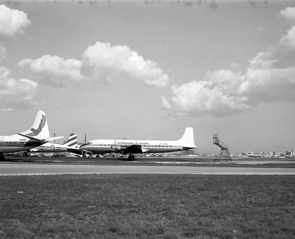 Internacional de Aviacion Douglas DC-6B  HP-523