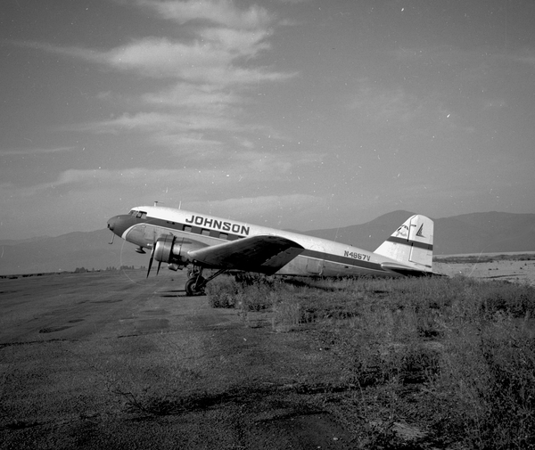 Johnson Flying Service Douglas DC-2-118B  N4867V