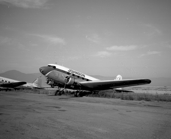 Johnson Flying Service Douglas DC-2-118B  N4867V