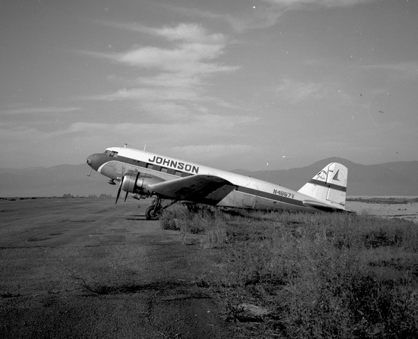 Johnson Flying Service Douglas DC-2-118B  N4867V