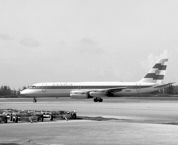 Lanica Convair 880-22-1  AN-BIA