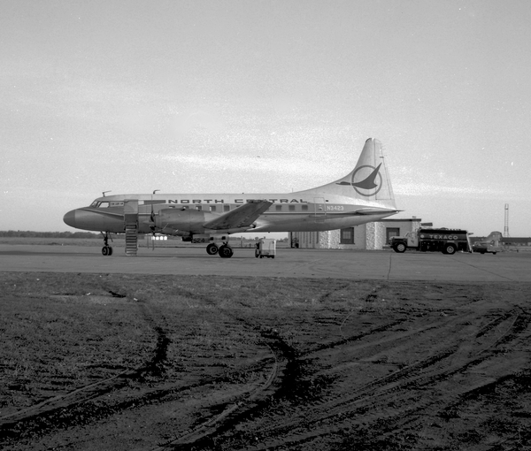 North Central Airlines Convair 580  N3423