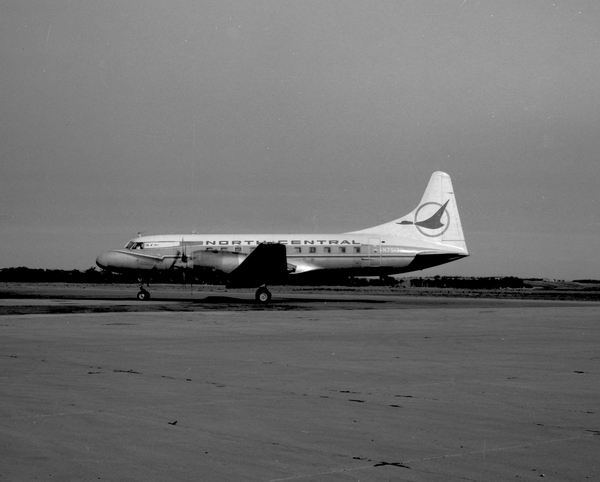 North Central Airlines Convair 580  N7517U