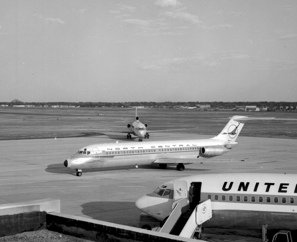 North Central Airlines Douglas DC-9-31  N952N