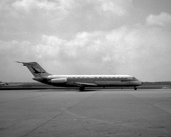 North Central Airlines Douglas DC-9-31  N957N