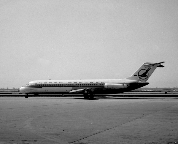 North Central Airlines Douglas DC-9-31  N957N