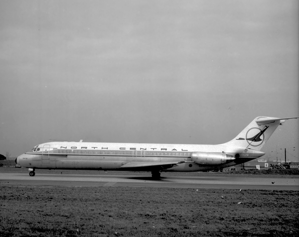 North Central Airlines Douglas DC-9-31  N962N