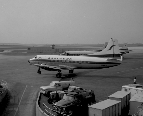 Southern Airways Martin 404  N142S