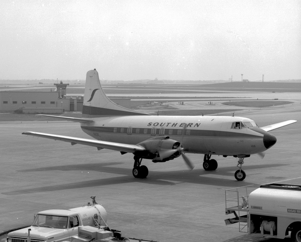 Southern Airways Martin 404  N143S