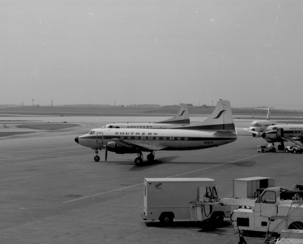 Southern Airways Martin 404  N442A