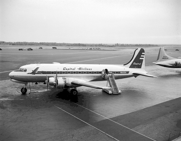Capital Airlines                         Douglas DC-4/C-54 Skymaster N86554