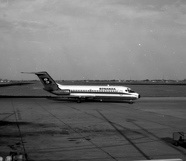 Bonanza Airlines Douglas DC-9-11  N946L