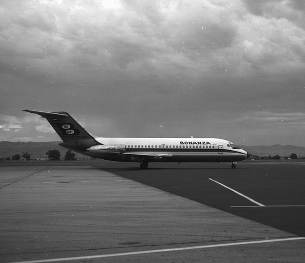 Bonanza Airlines Douglas DC-9-11  N946L