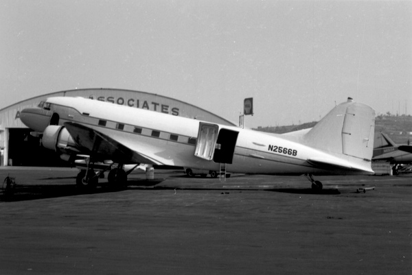  Douglas DC-3/R4D-6Z  N2566B
