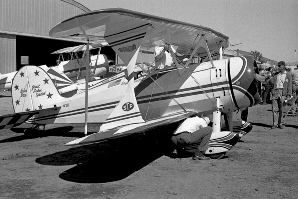  Great Lakes 2T-1A  N21E