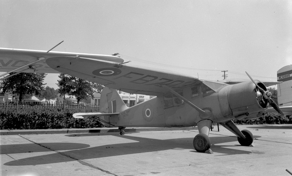  Stinson V77/AT-19 Liaison FB703