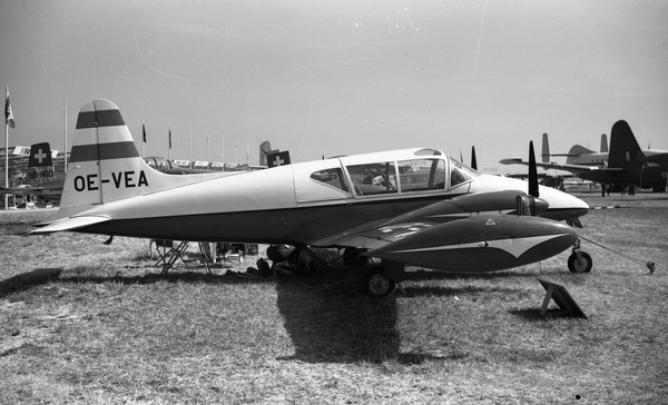  SGP M-222  Flamingo OE-VEA