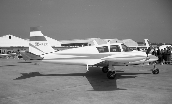  SGP M-222  Flamingo OO-FEC