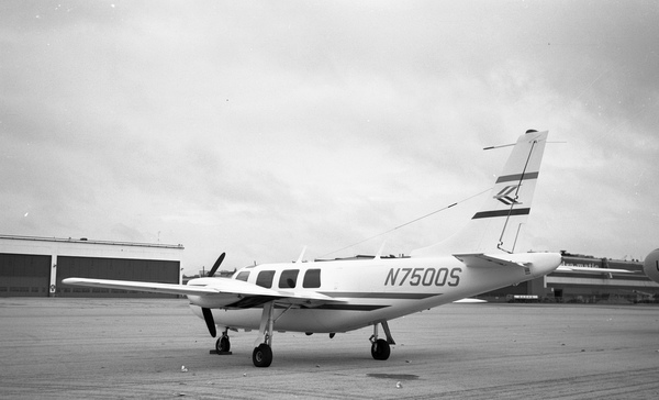  Ted Smith Aerostar 601 Light twin N7500S