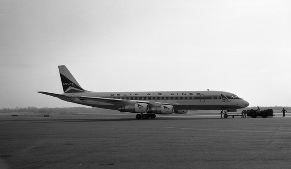 Delta Douglas DC-8-51  N817E