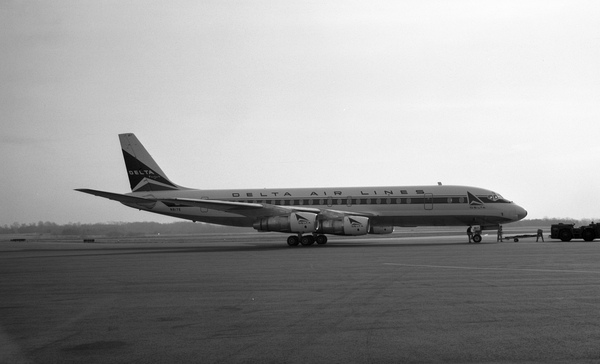 Delta Douglas DC-8-51  N817E