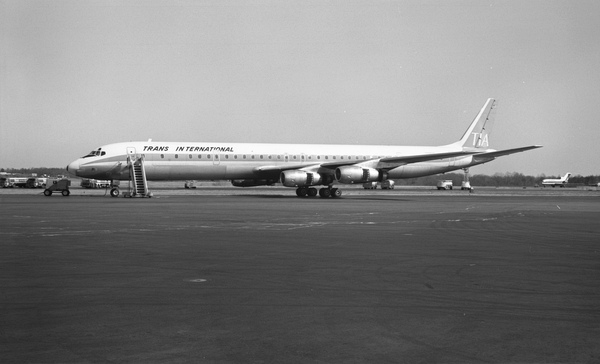 TIA Douglas DC-8-61CF  N8962T