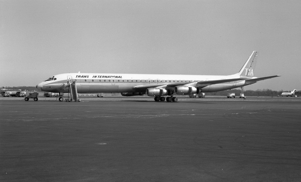 TIA Douglas DC-8-61CF  N8962T