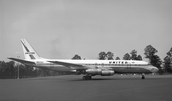 United Douglas DC-8-21  N8032U