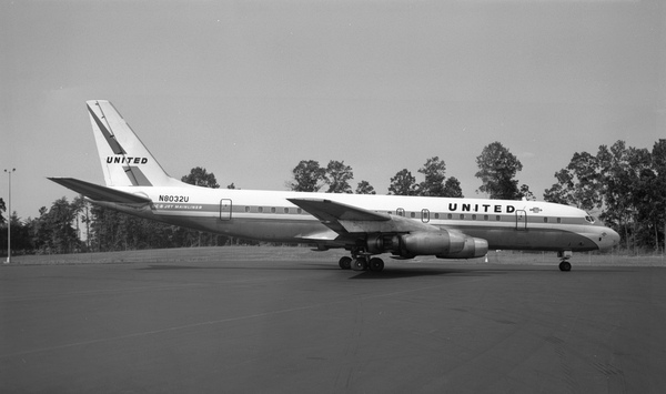 United Douglas DC-8-21  N8032U