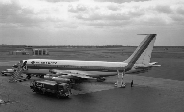United Boeing 720-022  N7215U