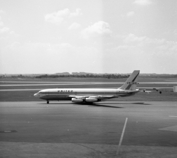 Eastern Boeing 720-025  N8707E