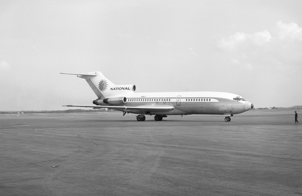 National Boeing 727-35  N4617