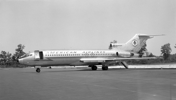 American Boeing 727-23  N1901