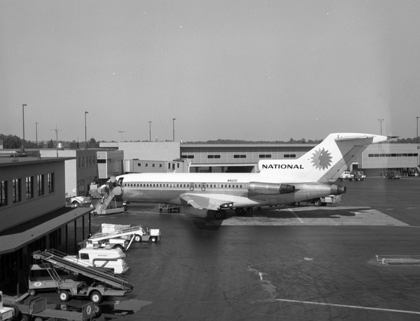National Boeing 727-35  N4620