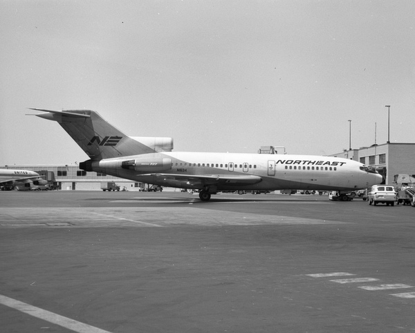Northeast Boeing 727-95  N1634