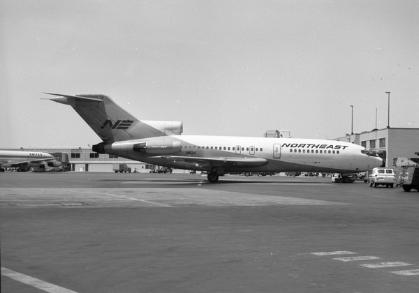 Northeast Boeing 727-95  N1634