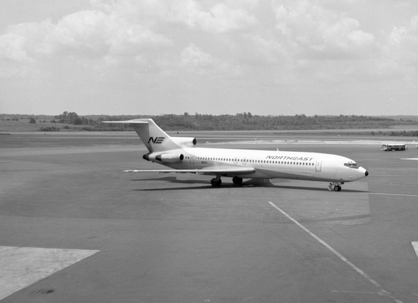 Northeast Boeing 727-295  N1643