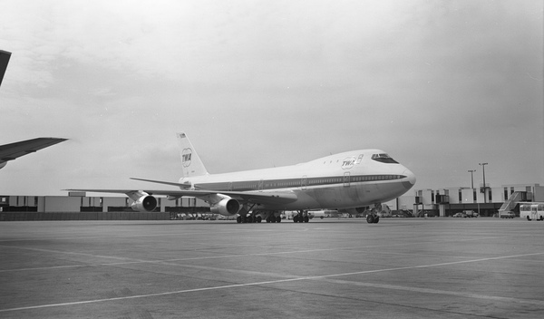 TWA Boeing 747-131  N93106